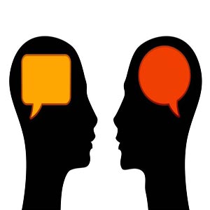 دو نفر در حال گفتگو با چارچوب و دیدگاه فکری متفاوت